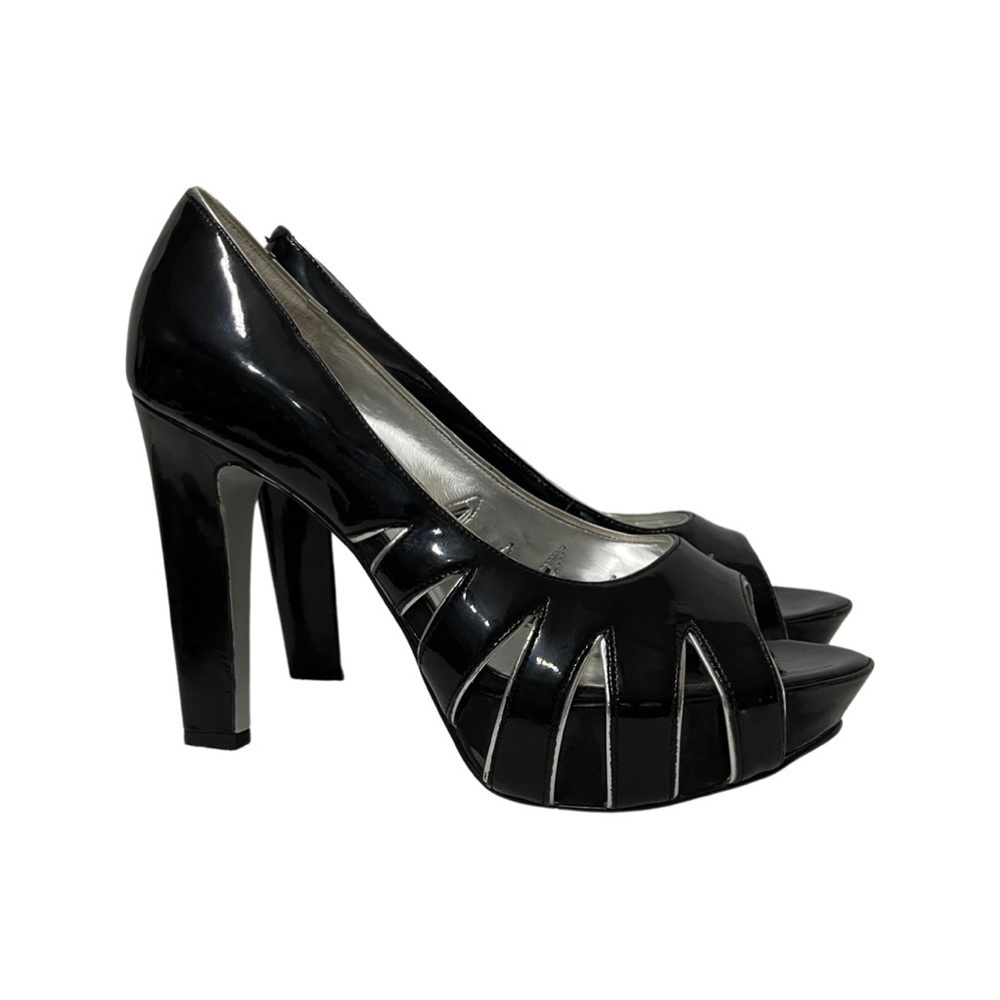 Jessica Simpson JP- Bailey patent leather heels with stylish cutouts size 8B